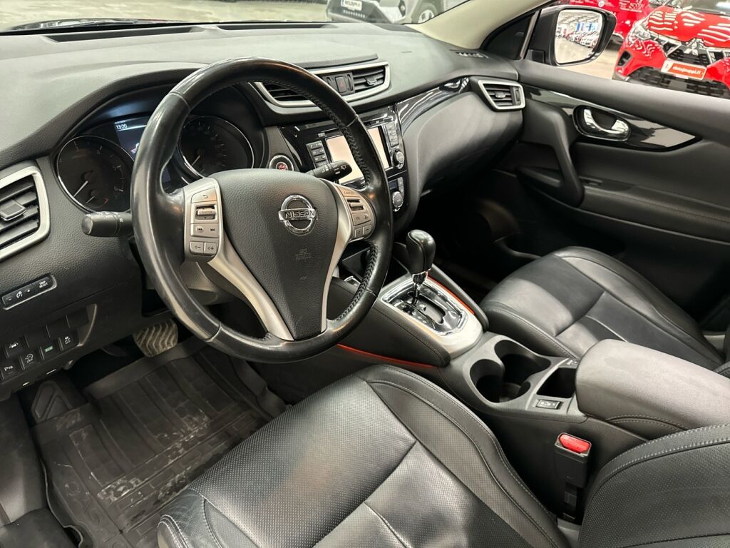 Nissan Qashqai 2015 Ruskea (beige)