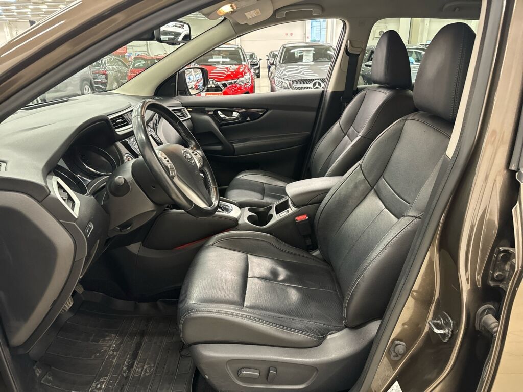 Nissan Qashqai 2015 Ruskea (beige)