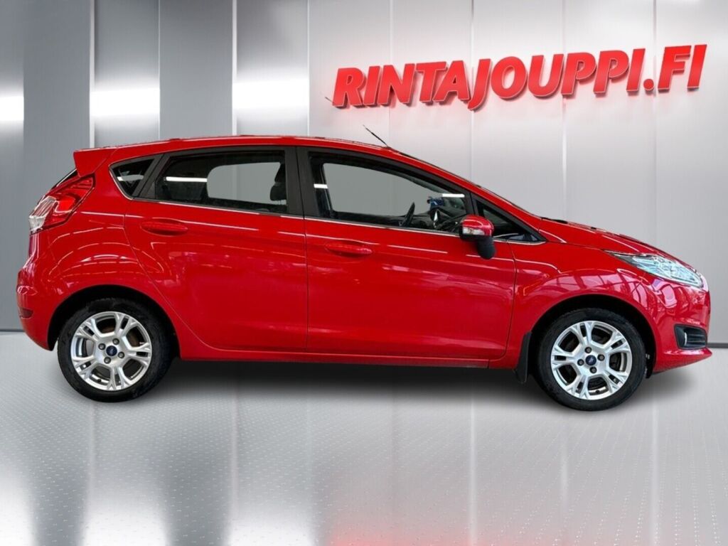 Ford Fiesta 2016 Punainen