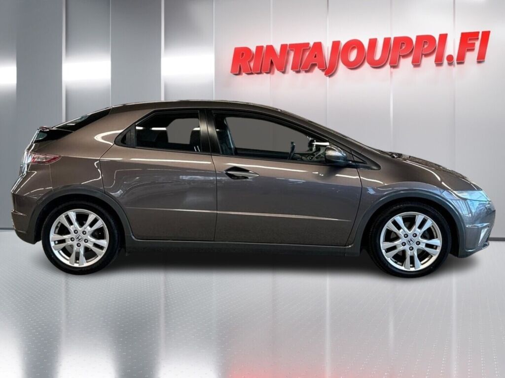 Honda Civic 2010 Ruskea (beige)