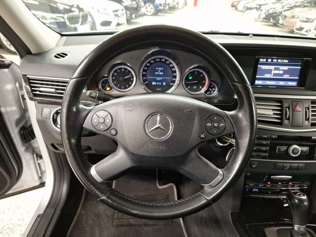 Mercedes-Benz E 2011 Harmaa