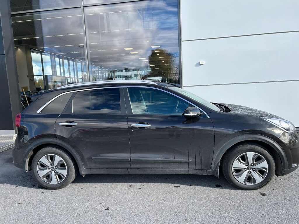 Kia Niro 2017 Ruskea (beige)