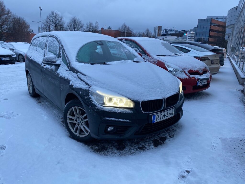 BMW 216 2018 Musta