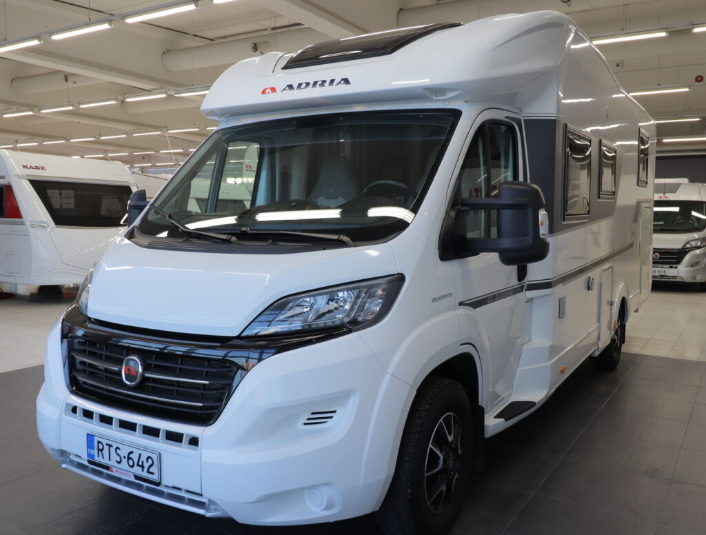 Adria Coral Plus 670 SC 2018 Valkoinen