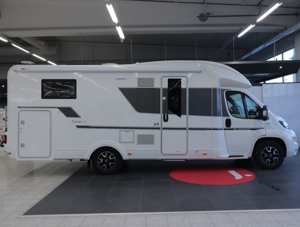 Adria Coral Plus 670 SC 2018 Valkoinen