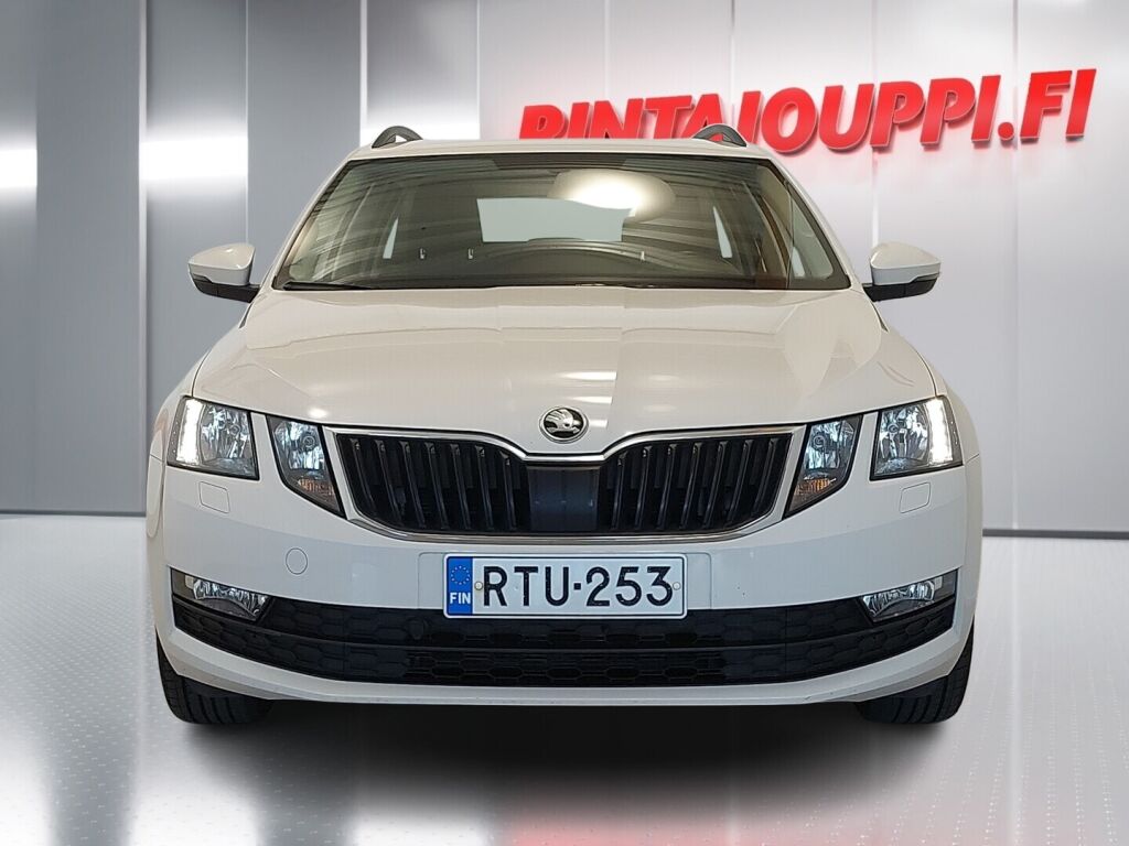 Skoda Octavia 2019 Valkoinen