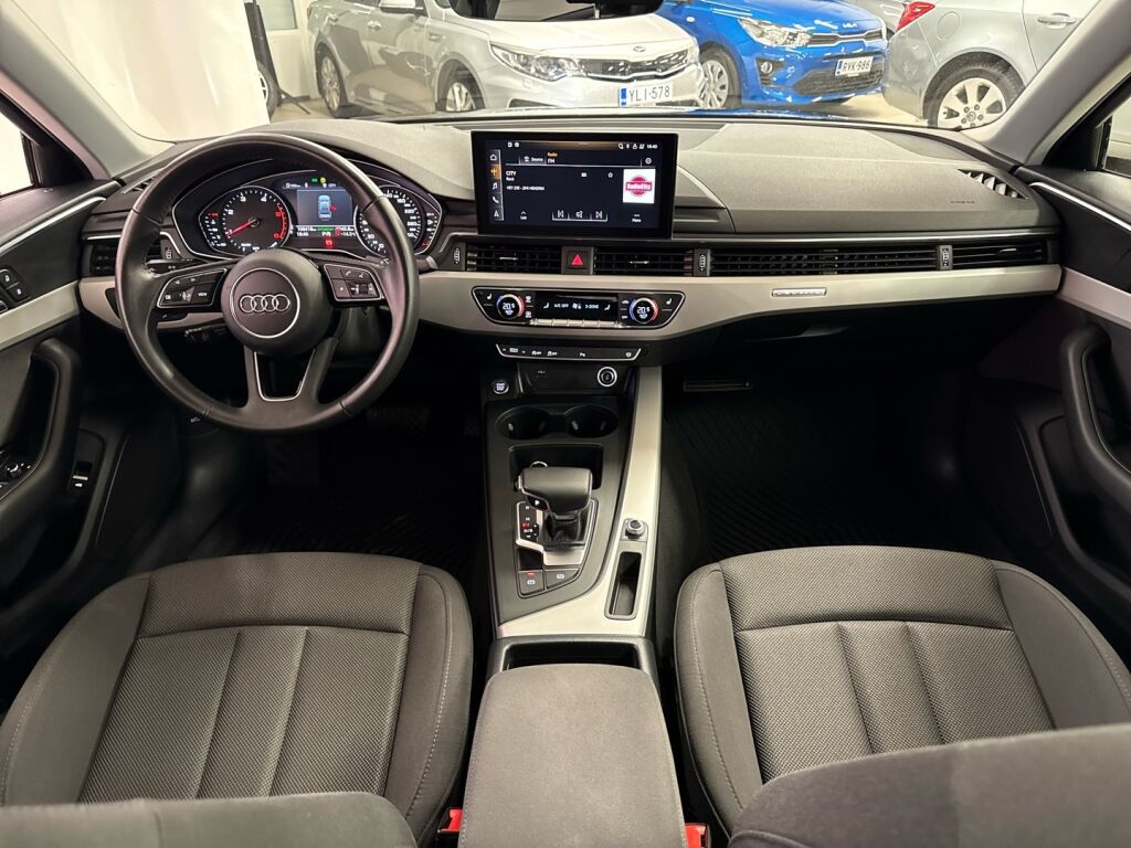 Audi A4 2020 Musta