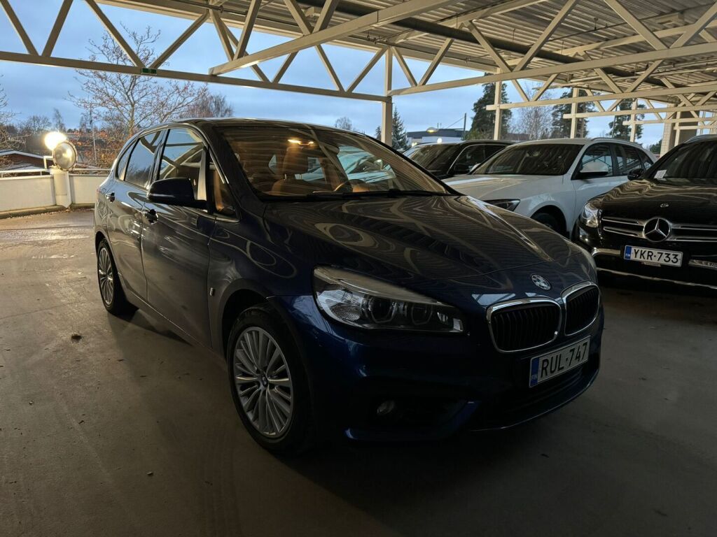 BMW 225 2016 Sininen