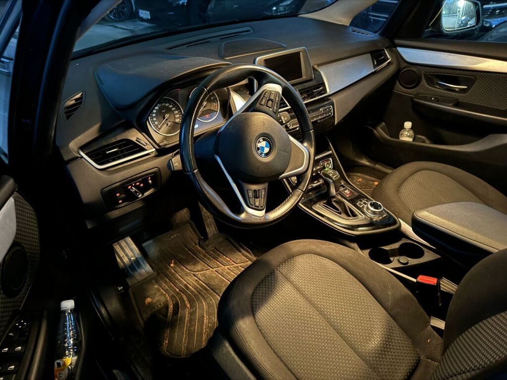 BMW 225 2016 Sininen