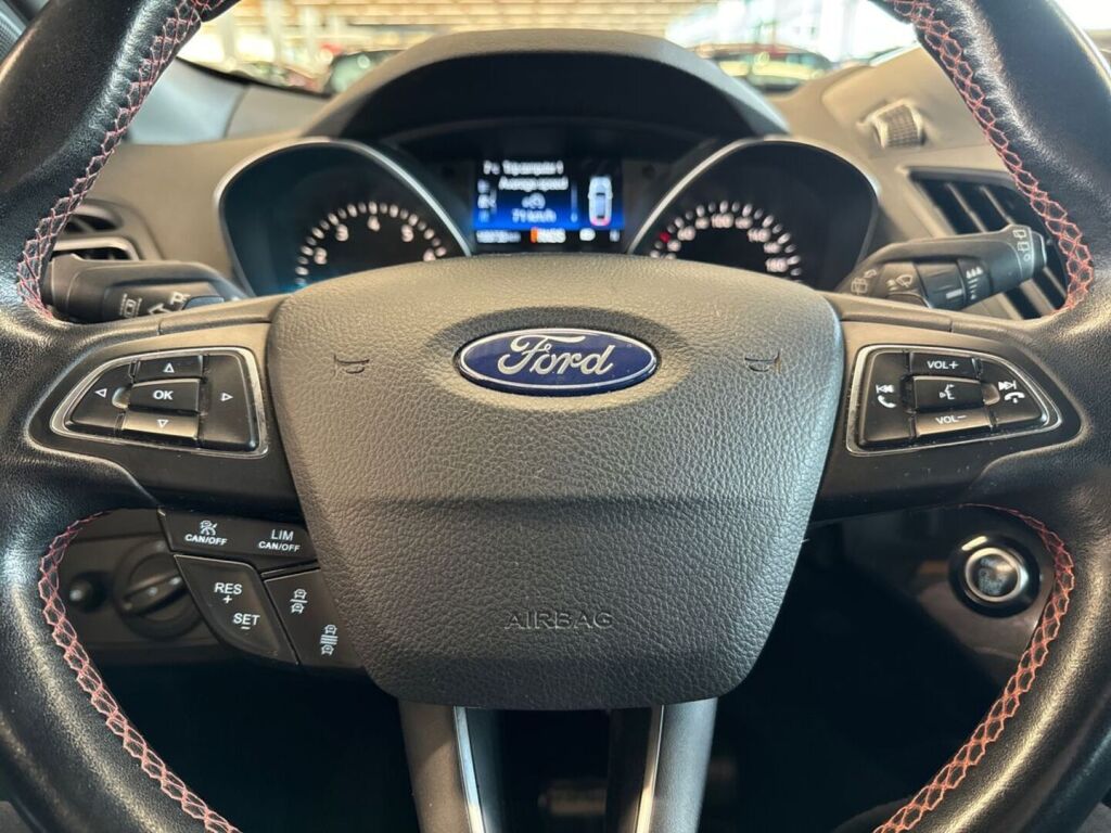 Ford Kuga 2018 Harmaa