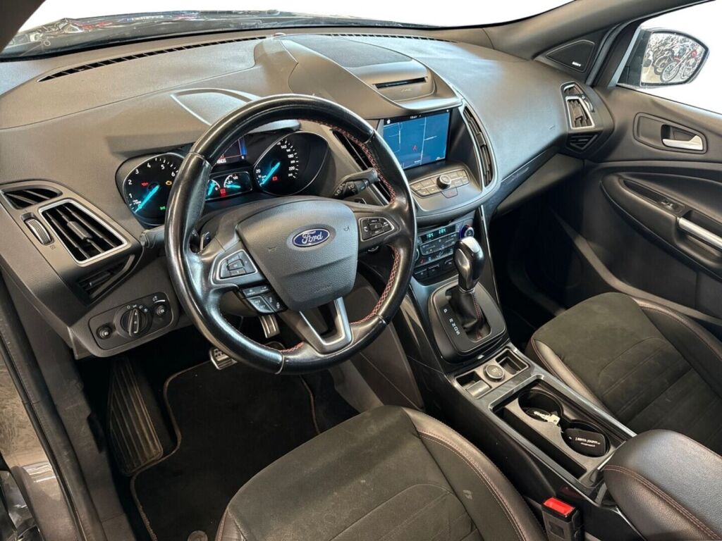 Ford Kuga 2018 Harmaa