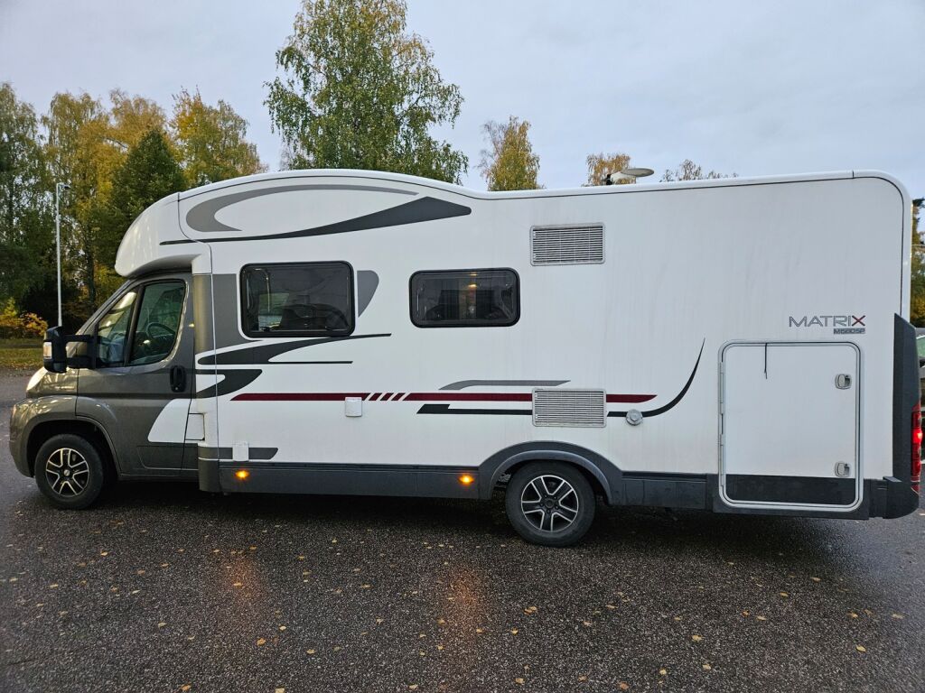 Adria MATRIX PLUS 680 SP 2011 Valkoinen