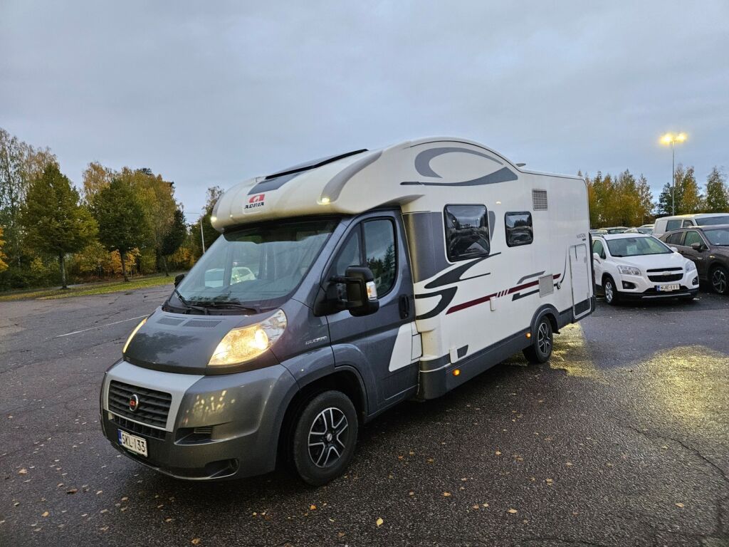 Adria MATRIX M 680 SP 2011 Valkoinen