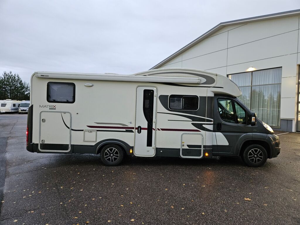 Adria MATRIX M 680 SP 2011 Valkoinen