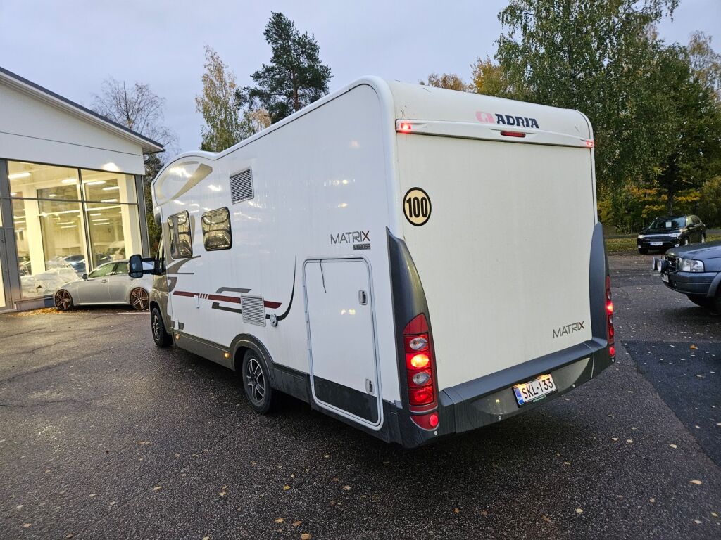 Adria MATRIX M 680 SP 2011 Valkoinen