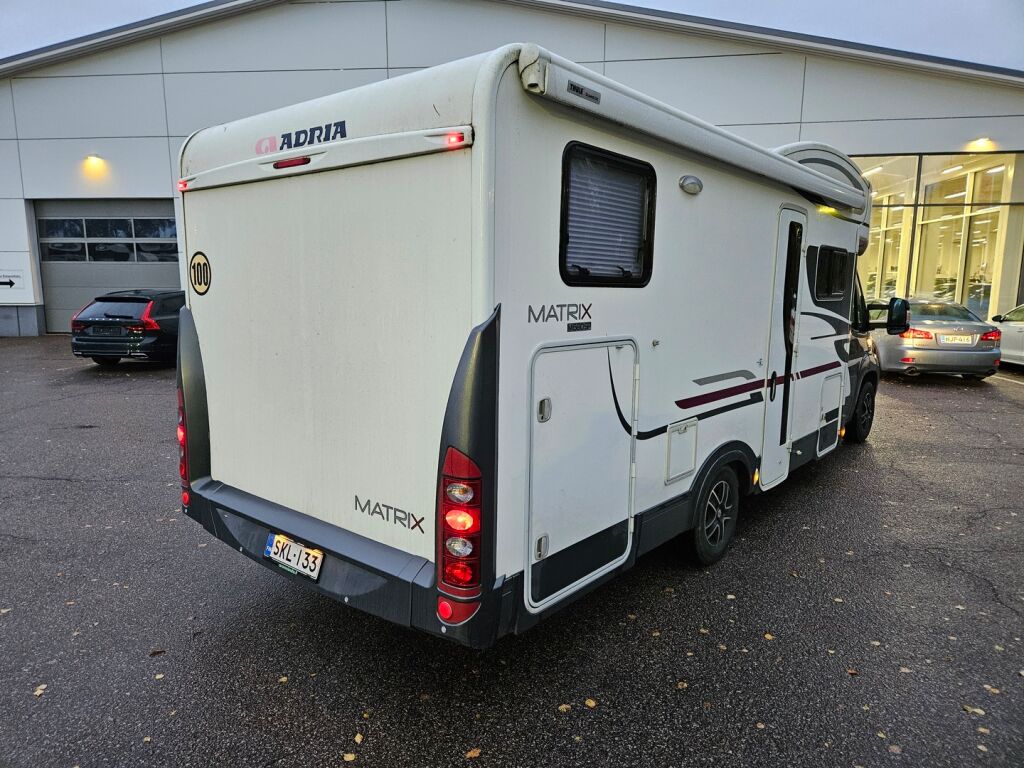 Adria MATRIX M 680 SP 2011 Valkoinen