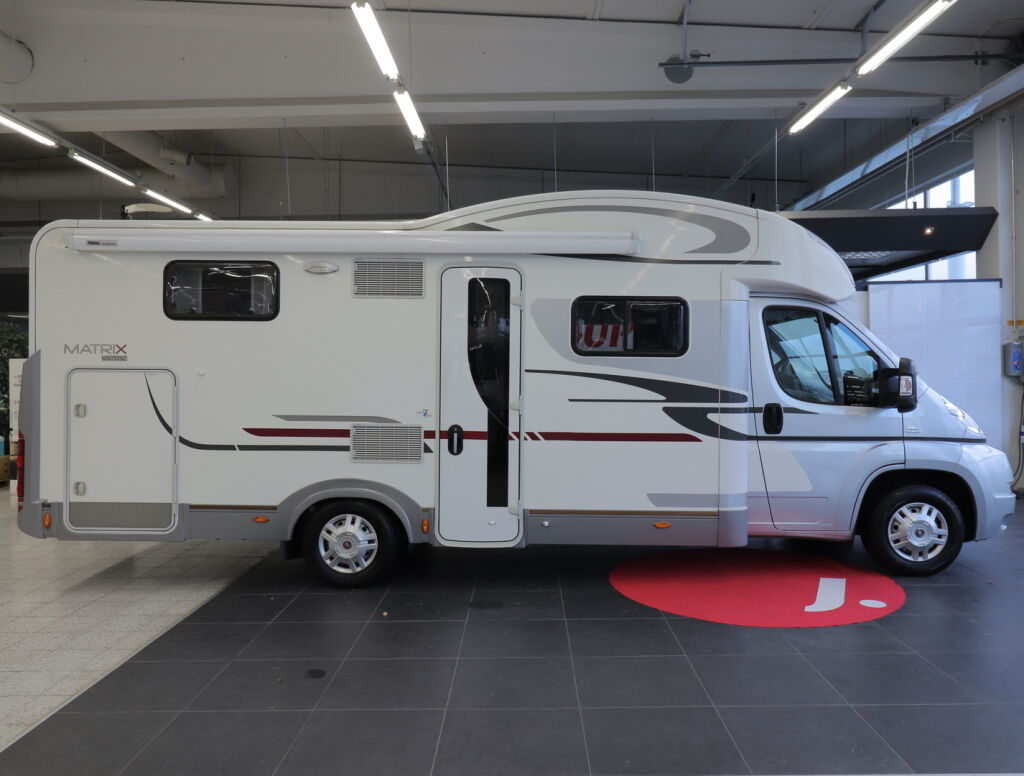 Adria Matrix Plus 670 SC 2011 Valkoinen