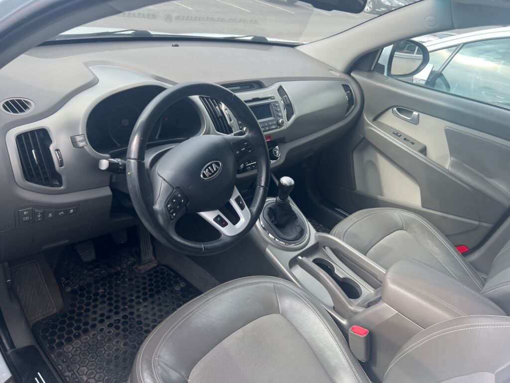 Kia Sportage 2010 Valkoinen