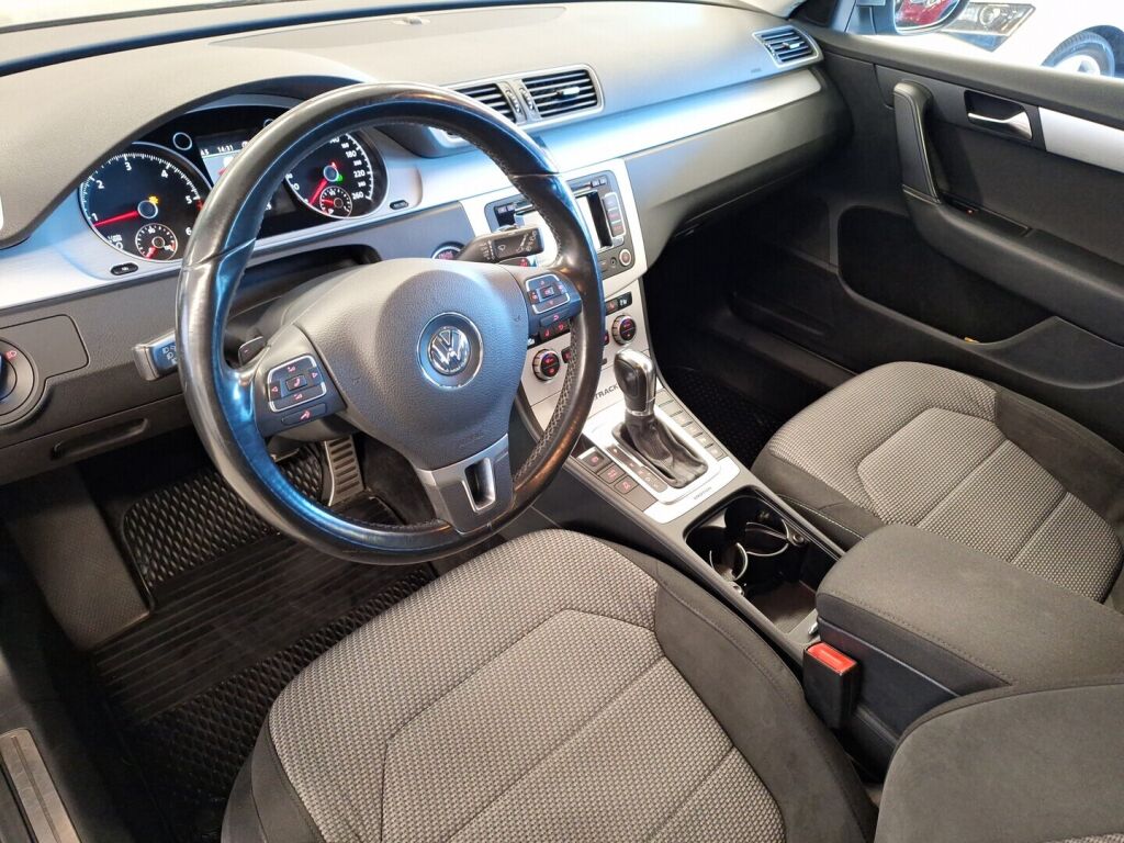 Volkswagen Passat 2012 Harmaa