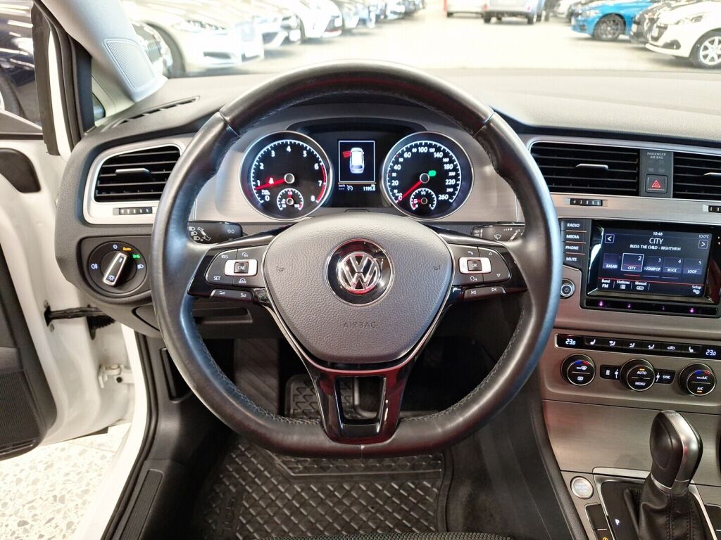 Volkswagen Golf 2015 Valkoinen