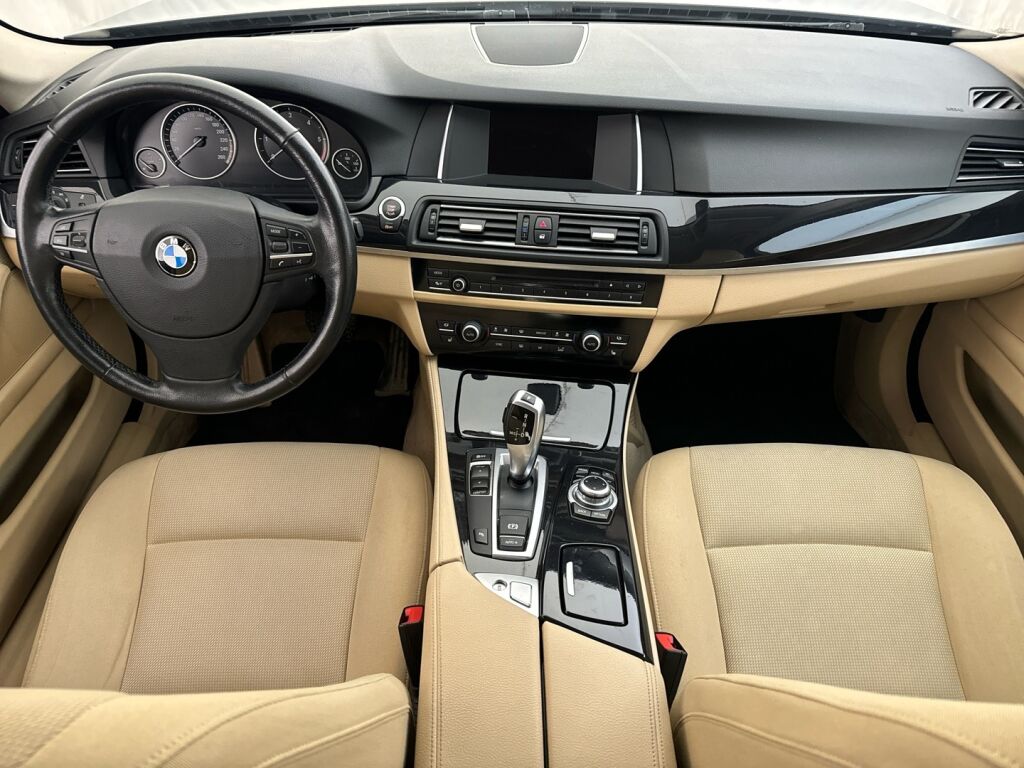 BMW 518 2015 Musta