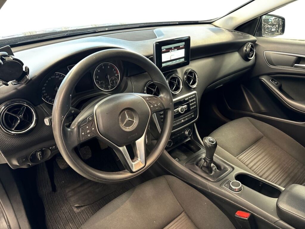 Mercedes-Benz A 2014 Musta