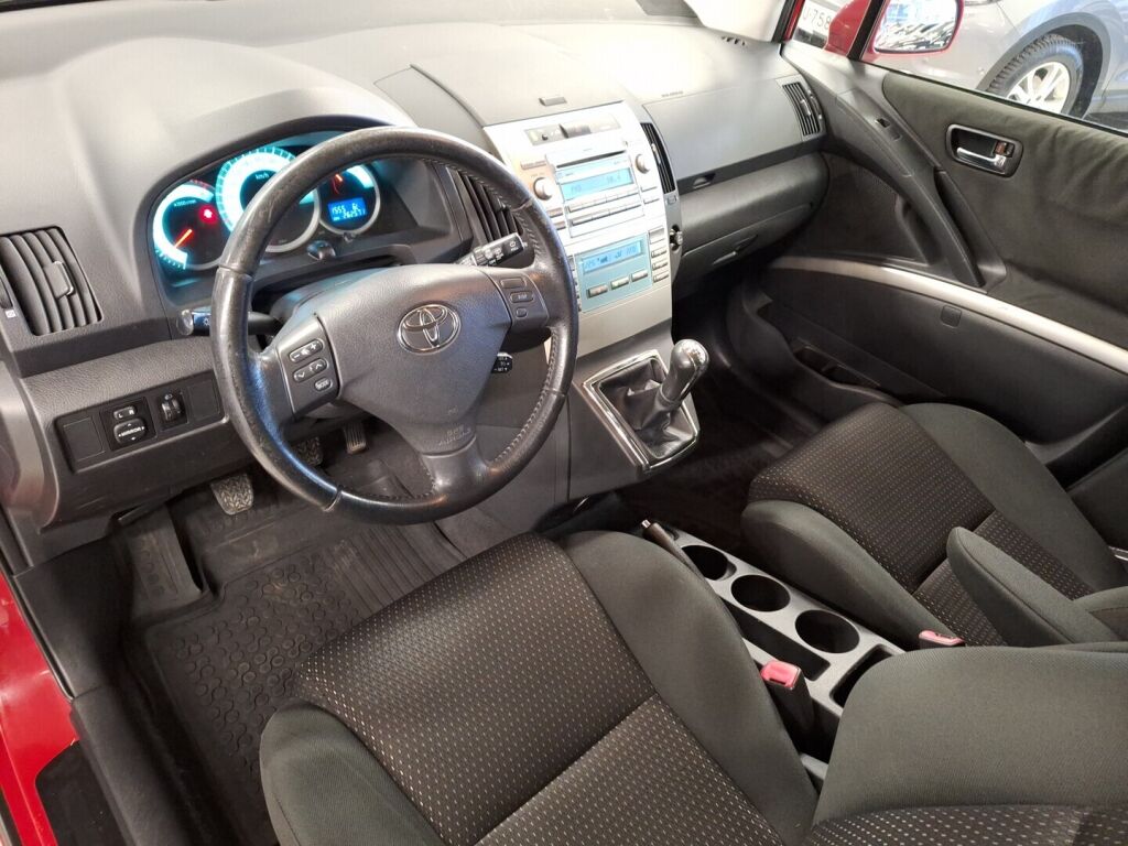 Toyota Corolla Verso 2008 Punainen