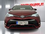 Toyota Avensis 2018 Punainen