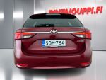 Toyota Avensis 2018 Punainen