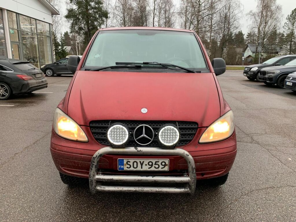 Mercedes-Benz Vito 2007 Punainen