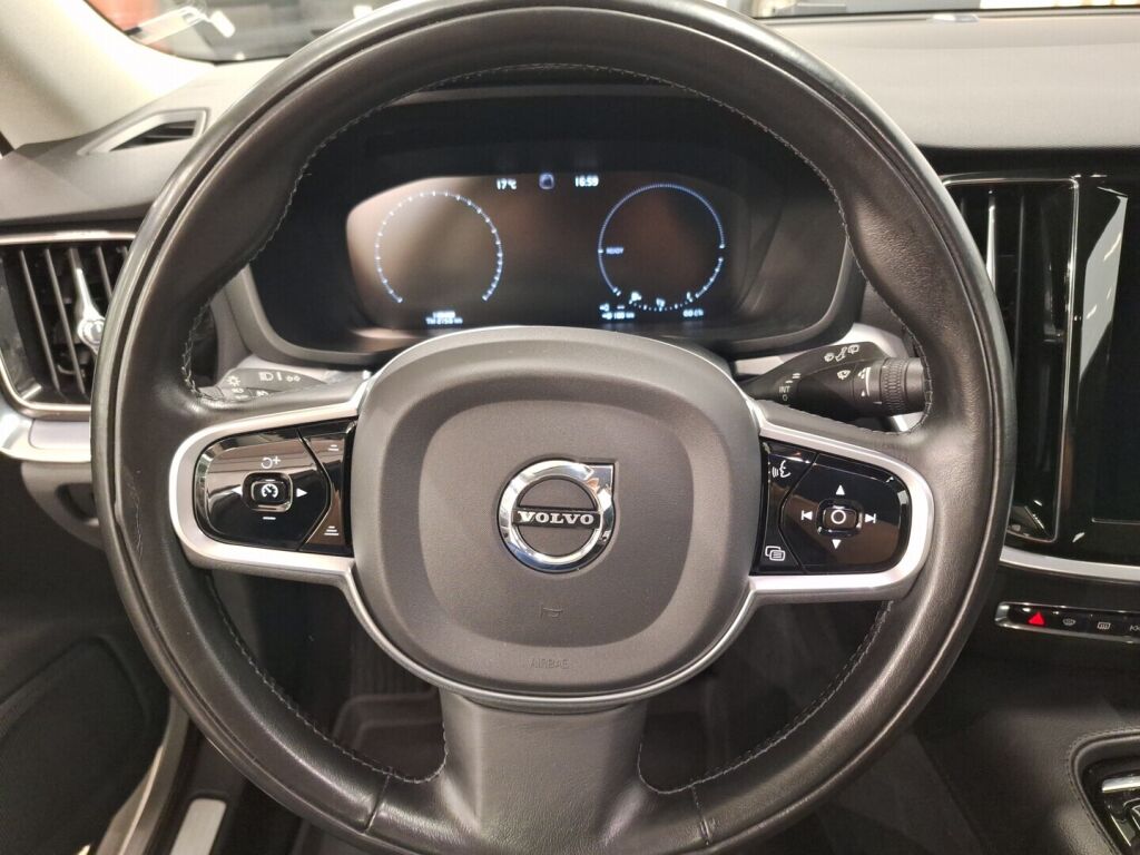 Volvo V60 2019 Valkoinen