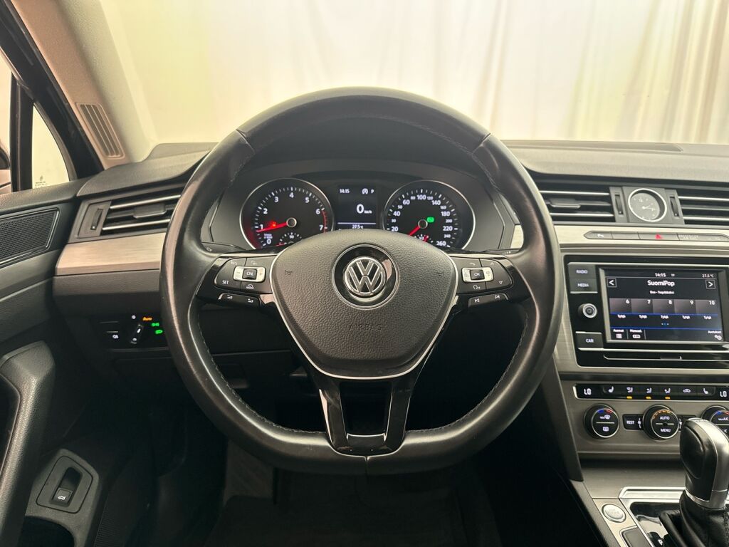 Volkswagen Passat 2018 Musta