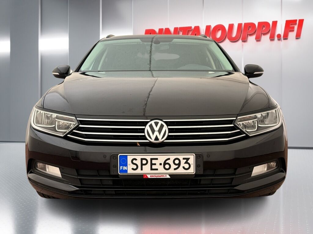 Volkswagen Passat 2018 Musta