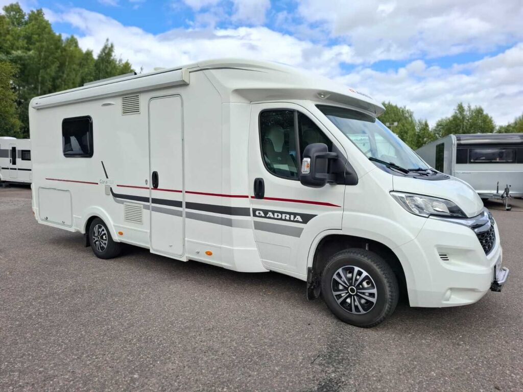 Adria Coral Axess 670 SLT 2017 Valkoinen