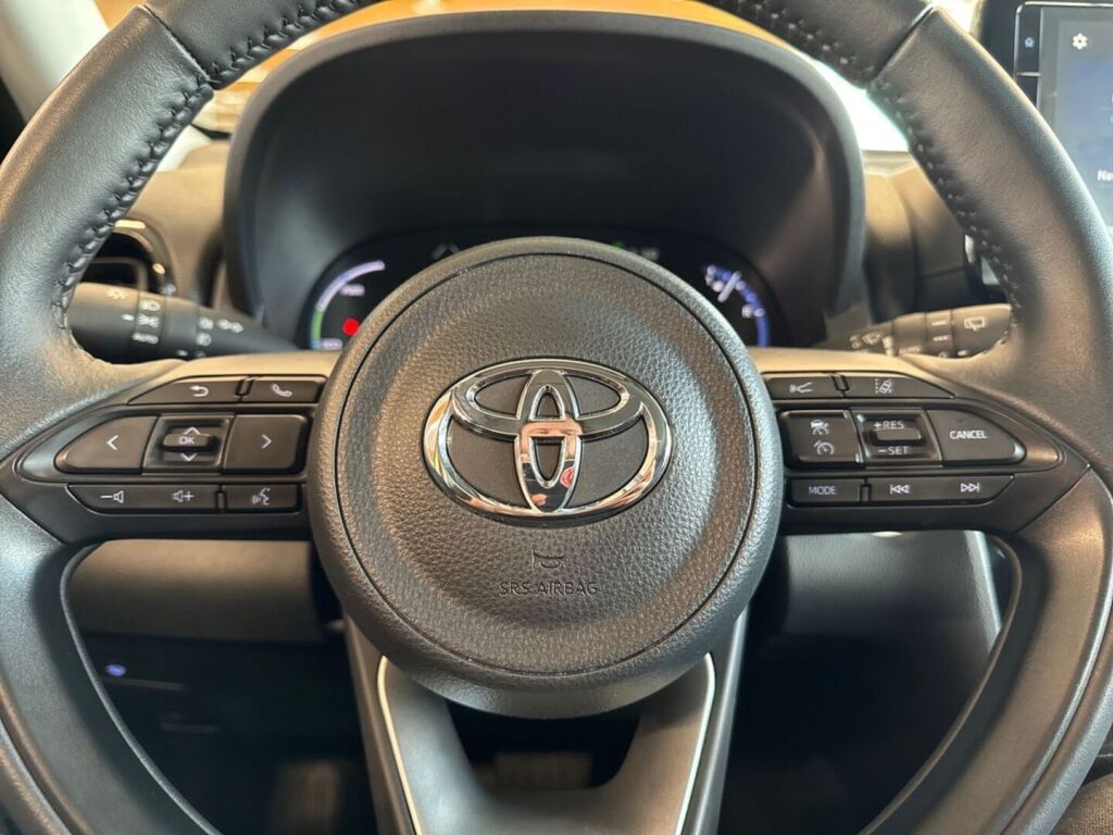 Toyota Yaris Cross 2023 Keltainen