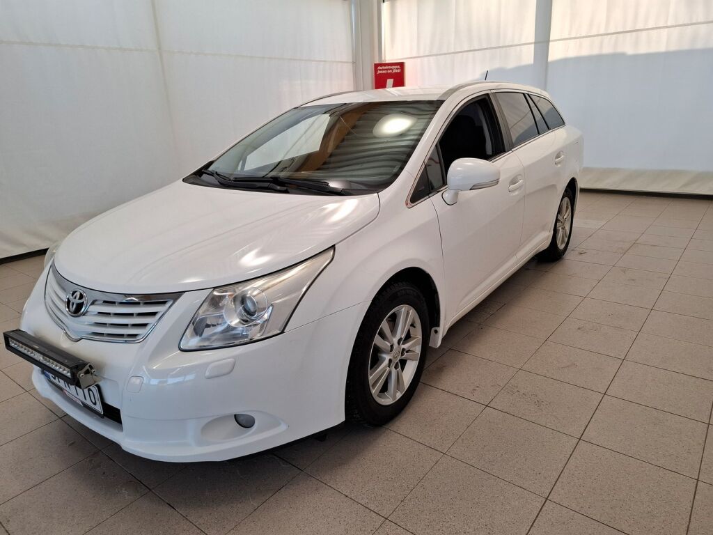 Toyota Avensis 2011 Valkoinen