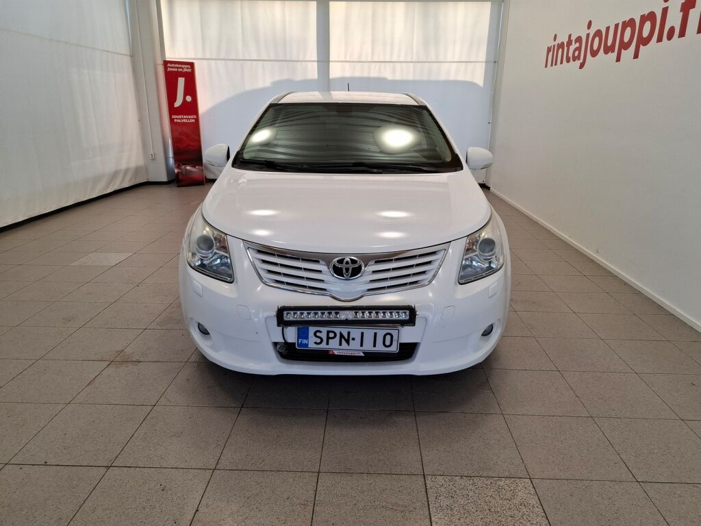 Toyota Avensis 2011 Valkoinen