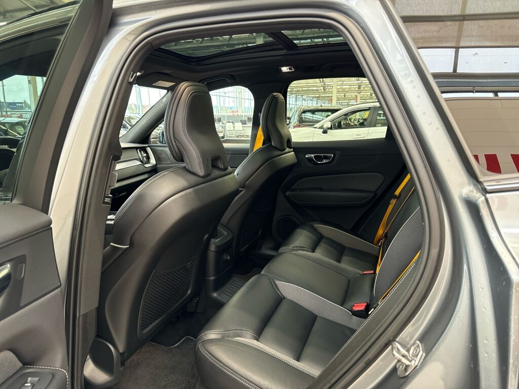 Volvo XC60 2020 Metalli harmaa