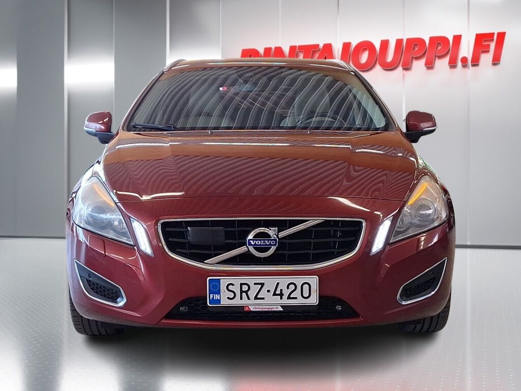 Volvo V60 2010 Punainen