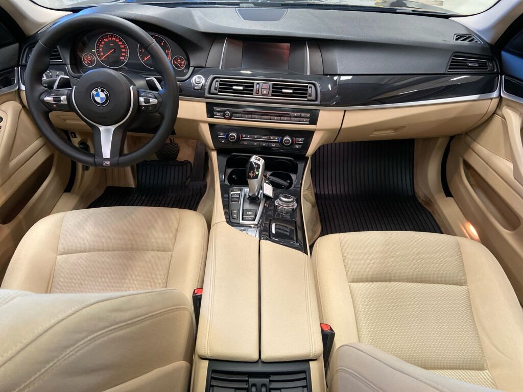 BMW 520 2014 Musta