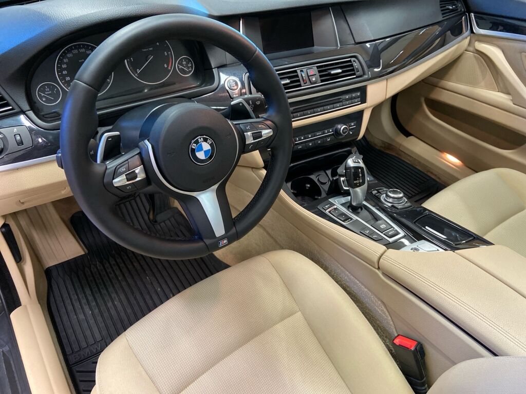 BMW 520 2014 Musta