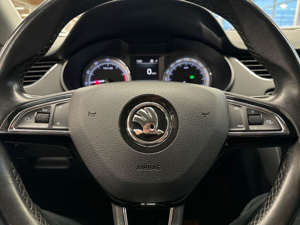 Skoda Octavia 2019 Sininen