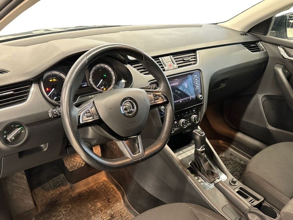 Skoda Octavia 2019 Harmaa