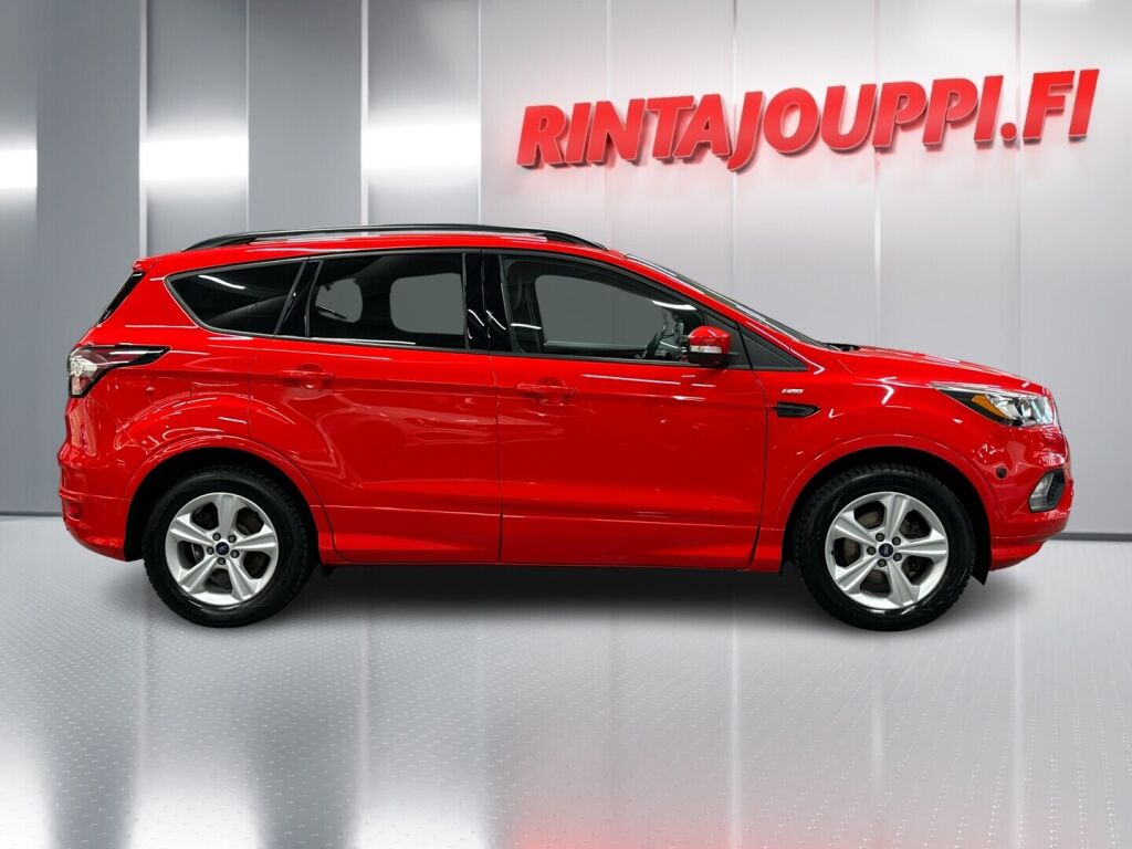 Ford Kuga 2017 Punainen