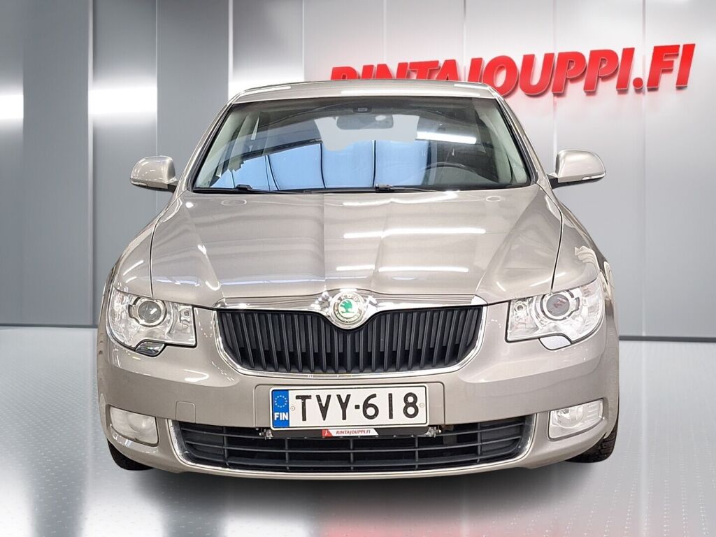 Skoda Superb 2008 Ruskea (beige)