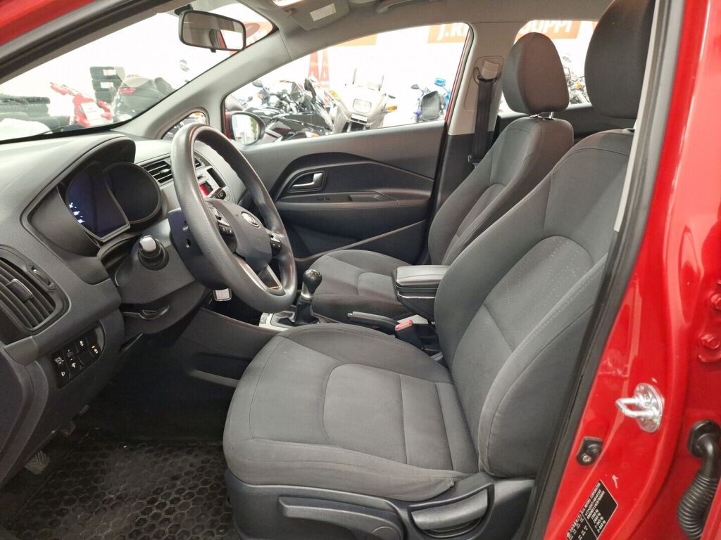 Kia Rio 2012 Punainen