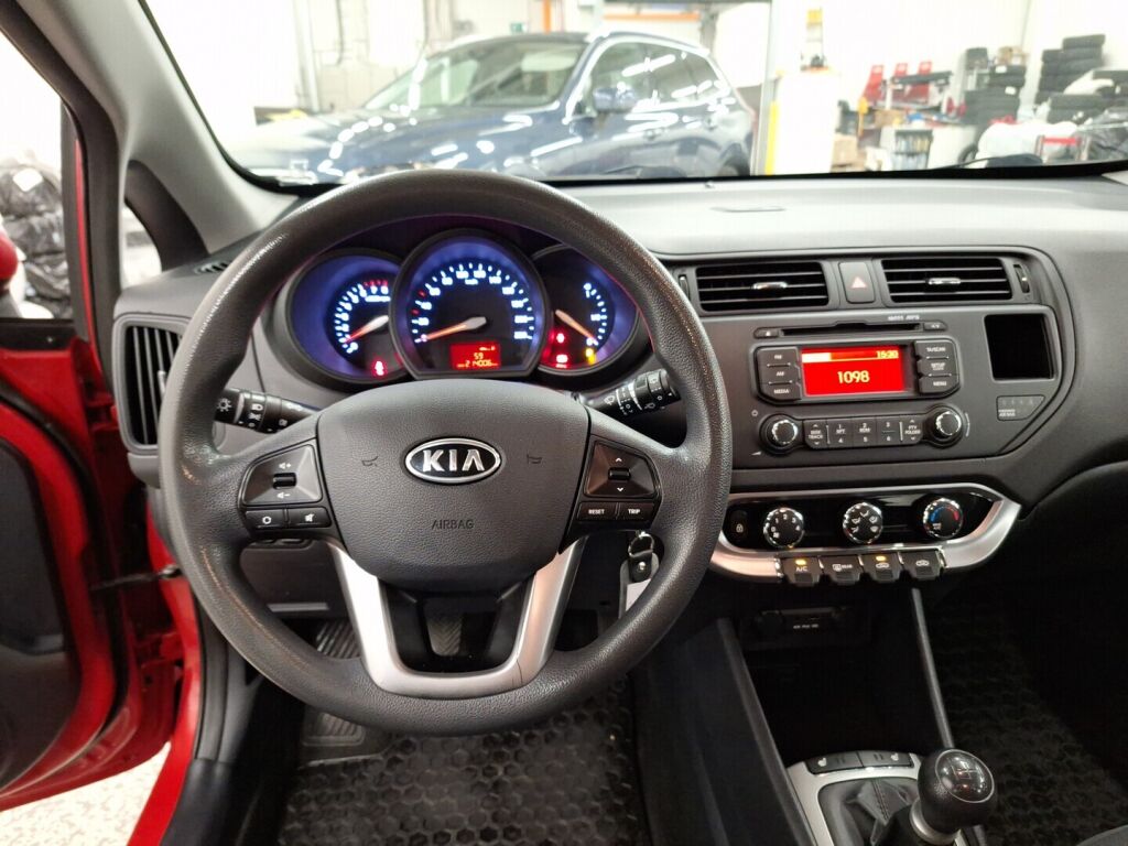 Kia Rio 2012 Punainen