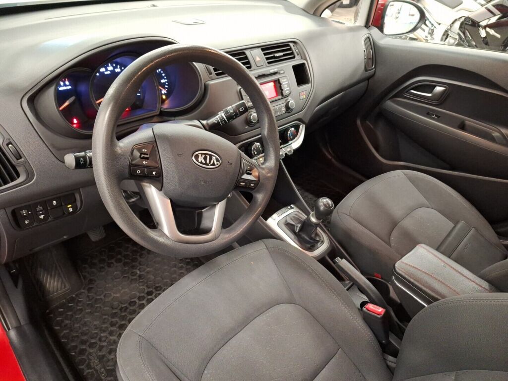 Kia Rio 2012 Punainen