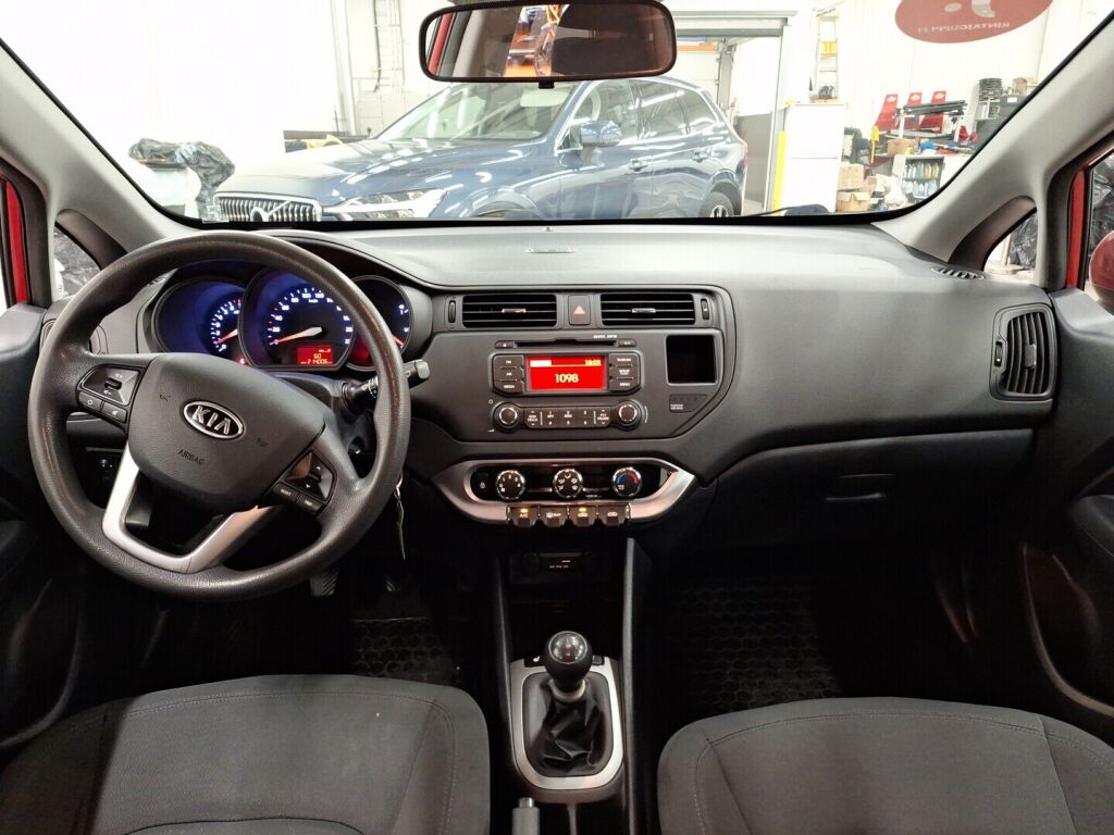 Kia Rio 2012 Punainen