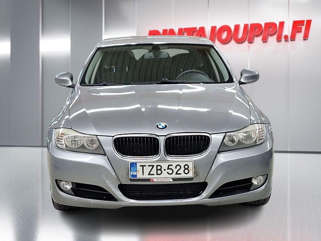 BMW 318 2009 Harmaa